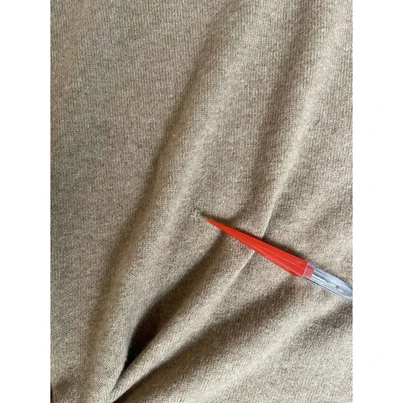 Cinq a sept 100% Cashmere knotted sweater Camel Size M FLAW - Picture 7 of 7